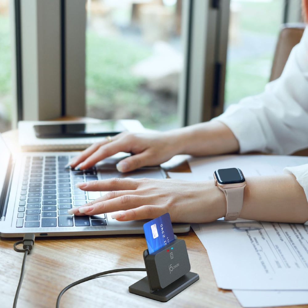 USB™ Smart Card / CAC Reader Stand – j5create